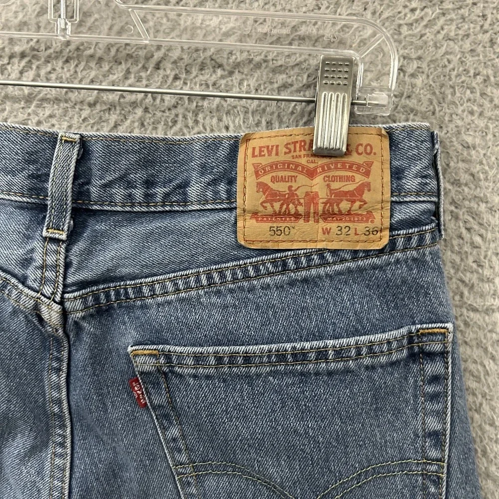 Levis Jeans Mens 32x36 Blue Denim 550 Relaxed Fit American Work Wear Light Wash - Picture 7 of 11